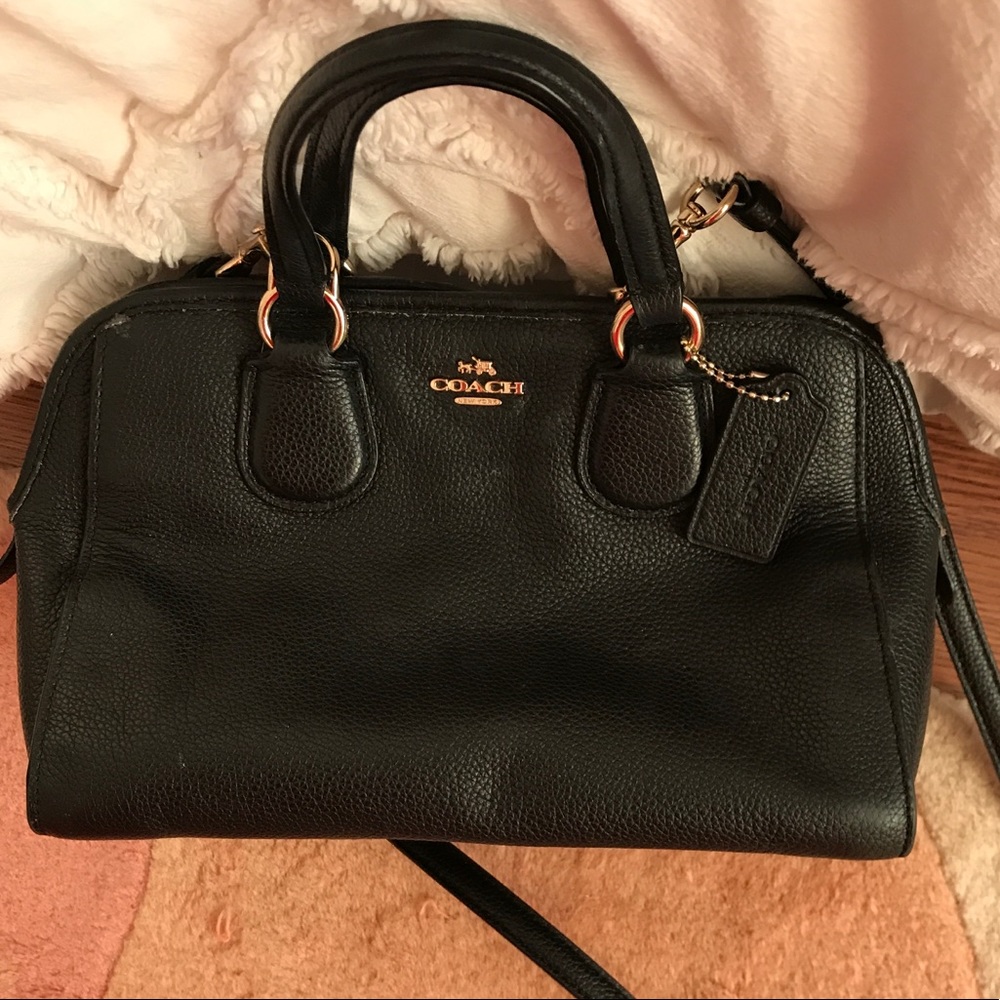 Beautiful Black Coach Purse With Crossbody Strap